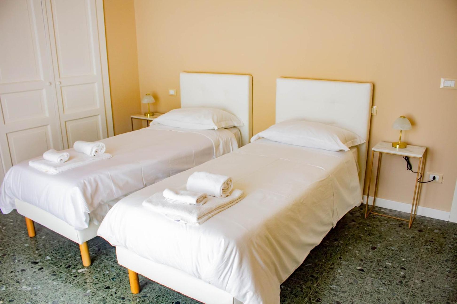 Palazzo La Piana Rooms Catania Exterior photo